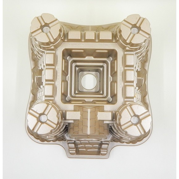 Nordic Ware Castle Bundt Party Cake Pan 10 Cup Heavy Duty Cast Aluminum - Picture 6 of 7